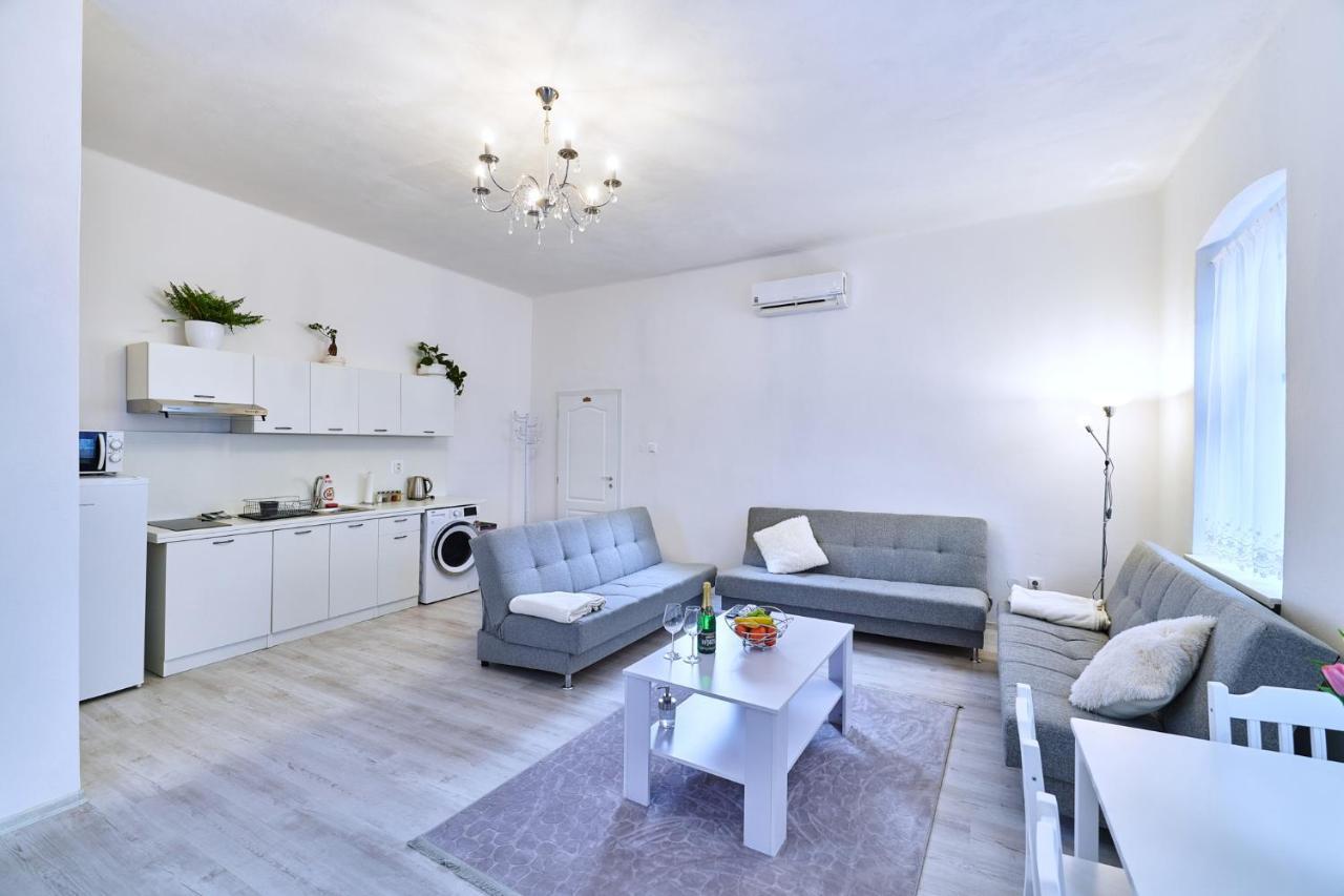 Apartman Bb Centrum Μπάνσκα Μπίστριτσα Εξωτερικό φωτογραφία